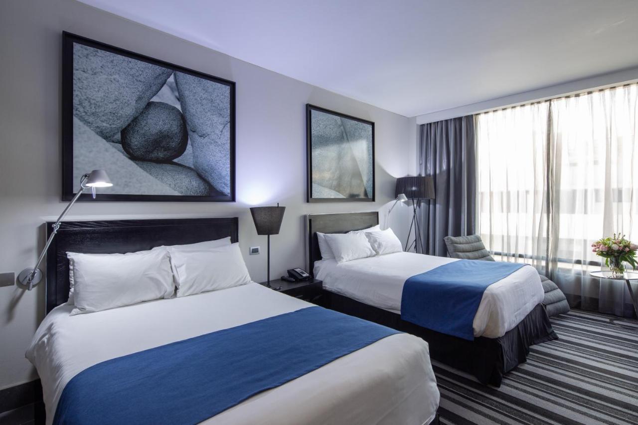 Wyndham Santiago Pettra Hotel Bagian luar foto
