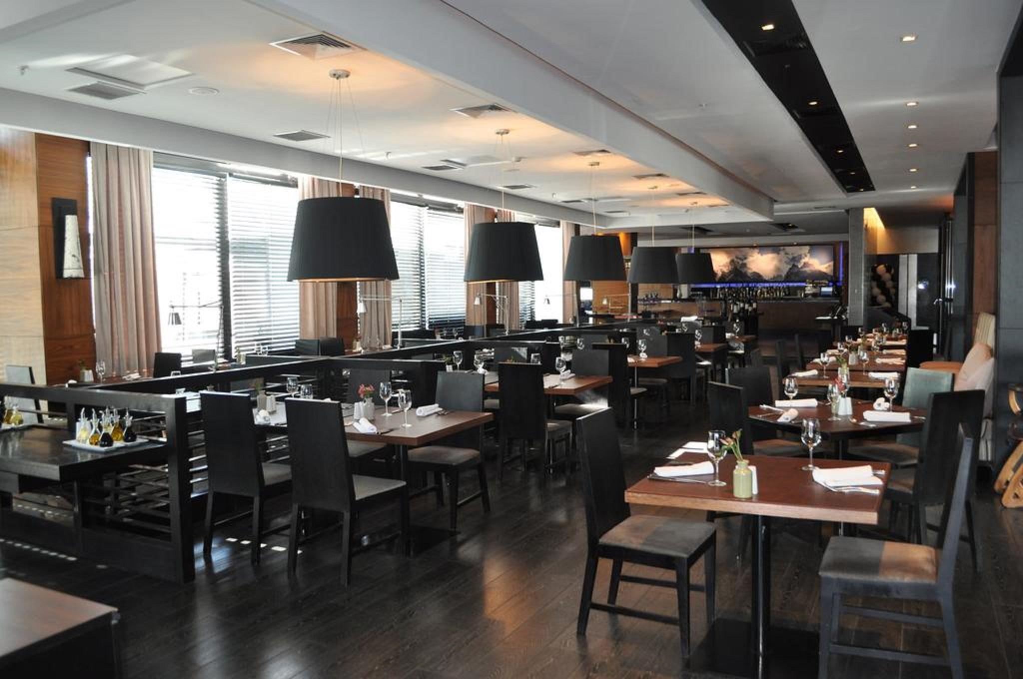Wyndham Santiago Pettra Hotel Bagian luar foto The interior of the restaurant