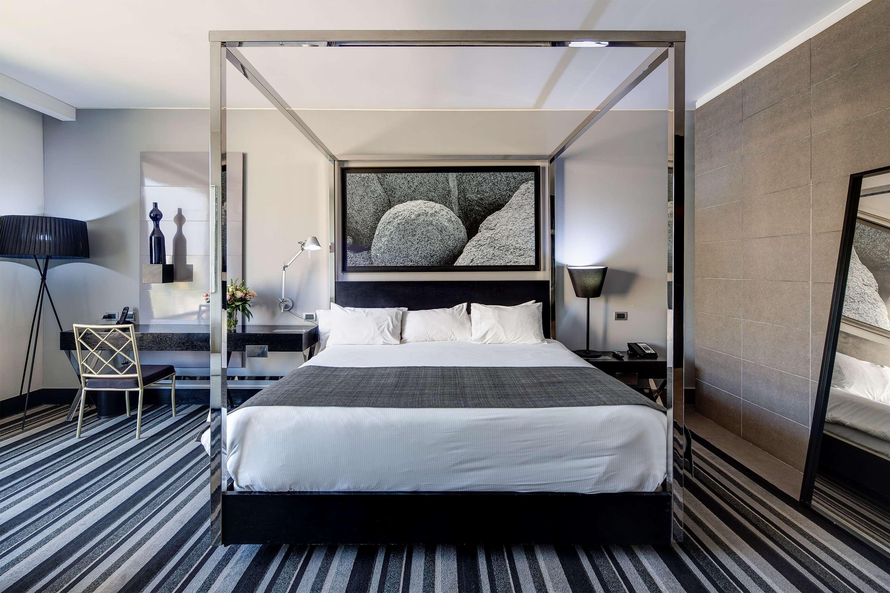 Wyndham Santiago Pettra Hotel Bagian luar foto A room at the hotel