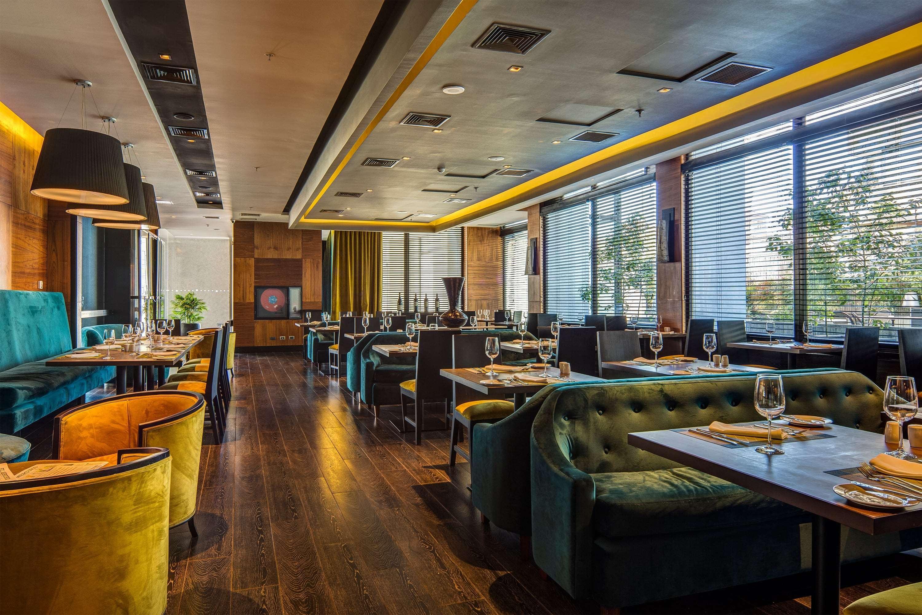 Wyndham Santiago Pettra Hotel Bagian luar foto Restaurant